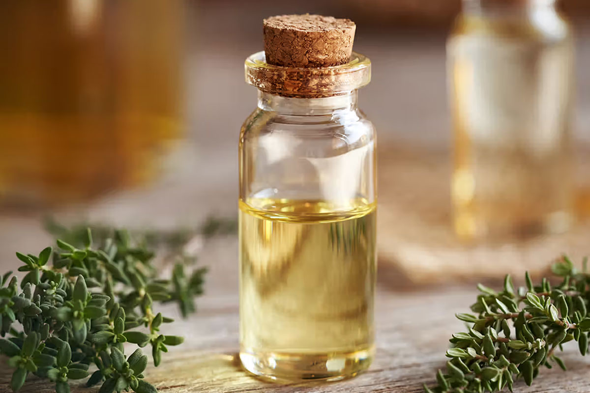 EssentialOils-ThymeOil1