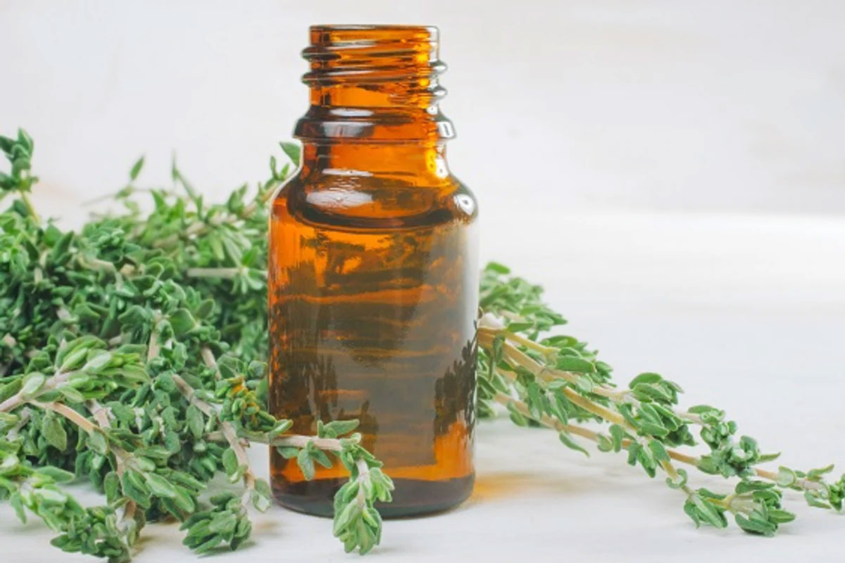 EssentialOils-ThymeOil3